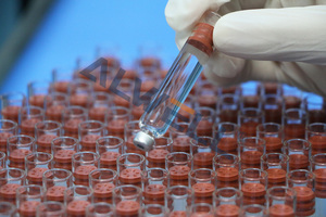 Automatische Hoge Productiviteit Plc Gecontroleerde Elektrische Spuit Vullen Productielijn Voor Medisch Chemisch Glas/Kunststof - Product Image 4