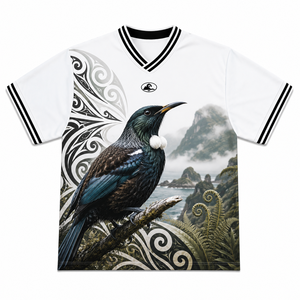 Camiseta <span class=keywords><strong>de</strong></span> <span class=keywords><strong>Fútbol</strong></span> Personalizada con Gráfico <span class=keywords><strong>de</strong></span> Pájaro Tui <span class=keywords><strong>de</strong></span> Nueva Zelanda, Ropa Urbana <span class=keywords><strong>para</strong></span> Hombre, Sublimación, Cuello en V, Tatuaje Tribal Maorí - Product Image 1