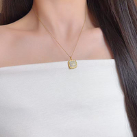 Elegante Ciondolo Quadrato Vintage con Diamanti Pavé, Diamante Creato in Laboratorio, Gioielli di Lusso in Oro Nobile 18K, Accessori per Donna