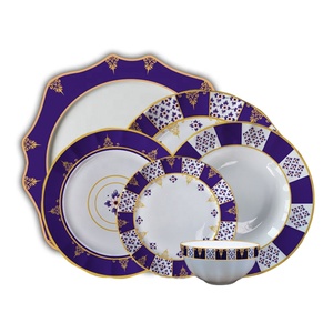 Assiettes à dîner en porcelaine à bord doré, best-seller, fleurs bleues, plats et assiettes en céramique irréguliers - Product Image 2