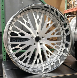 Jantes forgées sur mesure <span class=keywords><strong>23</strong></span>/24/26/28/30 pouces, face centrale brossée, lèvres chromées, finition personnalisable pour <span class=keywords><strong>5</strong></span> ou 6 trous - Product Image 1