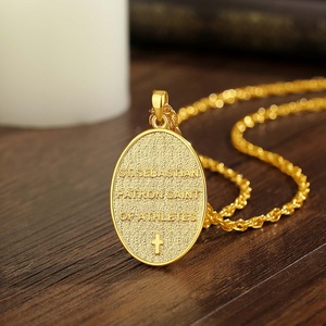 Nuevo Collar con Colgante de San Sebastián, Talismán Religioso Grabado en Esmalte Negro Chapado en Oro de 18K - Product Image 4