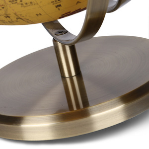 Globe en métal au design moderne sophistiqué, contours épurés, finition polie, charme minimaliste - Product Image 6