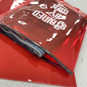Bolsa de PVC Roja Transparente Personalizada con Cierre Horizontal para Empacar Jeans y Ropa, Bolsa de Almacenamiento de Prendas con Cierre Negro Reutilizable, OEM - Product Image 5