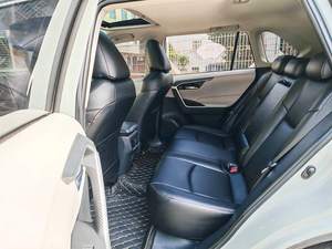 Crossover Usado: <span class=keywords><strong>Toyota</strong></span> <span class=keywords><strong>RAV4</strong></span> 2.0L 2020, Versión <span class=keywords><strong>Style</strong></span>, Rendimiento Confiable, Bajo Consumo de Combustible, Auto Perfecto para la Ciudad - Product Image 5