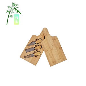 Tabla de cortar de bambú con juego de cuchillos de 3 piezas, bloque de corte de madera para uso en la cocina, diseño multifuncional - Product Image 4