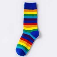 Chaussettes fantaisie en coton pour femmes, motif rayé, dessin animé, arc-en-ciel, style coréen, vente en gros 2026