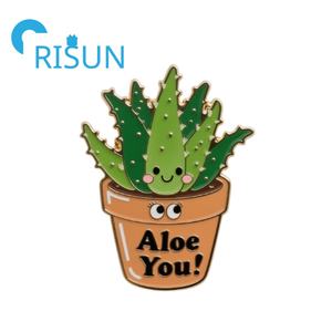 Fábrica lindo esmalte Cactus flor hierba Aloe <span class=keywords><strong>Vera</strong></span> planta <span class=keywords><strong>en</strong></span> maceta insignia broche alfileres Metal suculento botánico esmalte Pin insignia - Product Image 3
