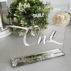 Numéros de <span class=keywords><strong>table</strong></span> de <span class=keywords><strong>mariage</strong></span> en acrylique transparent miroir doré moderne plaques d'immatriculation gravées pour décorations d'événements cartes de place et numéros de <span class=keywords><strong>table</strong></span> - Product Image 2