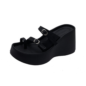 Commercio all'ingrosso della fabbrica 2024 nuovo abbigliamento estivo alla moda sandali <span class=keywords><strong>con</strong></span> suole spesse Set punta nero infradito scarpe da donna - Product Image 5