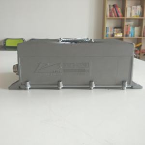 ホットセール EV DC-DCコンバーター 2kW 14V 13.8V出力 Dilong DE3KM17B-650S14RCモデル、DC 500V-850Vから14Vへの降圧DCDCコンバーター - Product Image 4