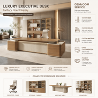 Bureau de direction moderne haut de gamme en bois, design élégant pour postes de travail d'entreprise et bureaux de direction