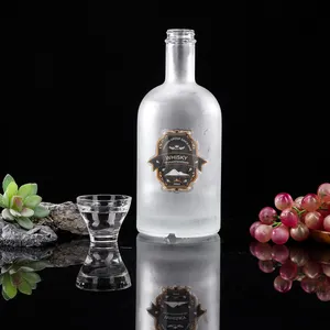 Boş şarap şişeleri hava geçirmez sızdırmazlık buzlu cam su şişesi kalın alt viski votka 750ml cam şişe