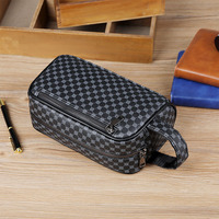 Tas Clutch Pria Grosir Langsung dari Pabrik, Tas Kosmetik Pria Bermotif, Tas Desainer Pria