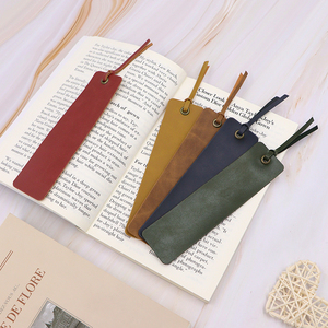 Marcapáginas de Cuero Personalizado, Marcapáginas de Cuero con Frase, Regalo para Él y Ella, Regalo Personalizado para Lectores y Amantes de los Libros - Product Image 1