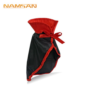 Disfraz de Vampiro para Mascotas NAMSAN, Capa Roja y Negra de Poliéster, Traje de Halloween para Perros y Gatos - Product Image 1