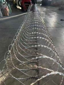 Bobines de fil barbelé BTO-22 CBT-60 CBT-65 avec lames en fer tranchantes - Product Image 2