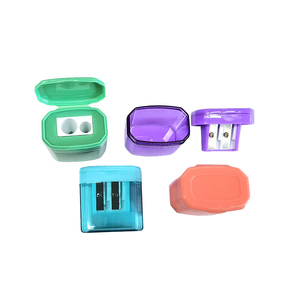 Taille-crayon en plastique pour enfants, taille-crayon coloré bon marché pour l'école - Product Image 4