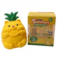 En gros, Jouet de table anti-stress souple en TPR, ours ananas, jouet sensoriel à presser, ornement de bureau, cadeau de décompression pour adultes