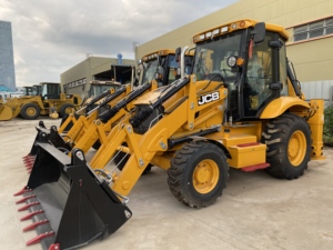 รถตักล้อยาง JCB 3CX มือสองสภาพดี เครื่องจักรอเนกประสงค์สำหรับงานขุดและตัก ใช้ได้กับงานในเหมืองหินและงานวางหินซ้อน - Product Image 6