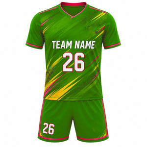 Kit de vêtements de sport de football personnalisé avec un branding d'équipe sur mesure et une finition de qualité professionnelle - Product Image 4