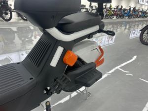 Motocicleta Eléctrica Multifuncional y Económica 2026 con Pedales y Baterías de Plomo-Ácido para Uso Urbano - Product Image 4