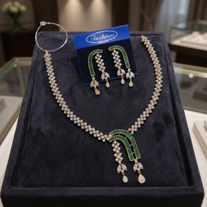 Parure Collier et Boucles d'Oreilles pour Femme en Alliage A.D, Plaqué Or, Argent, Cristal, Strass, Design Géométrique, Haute Qualité, Nouveauté pour Soirée - Product Image 2