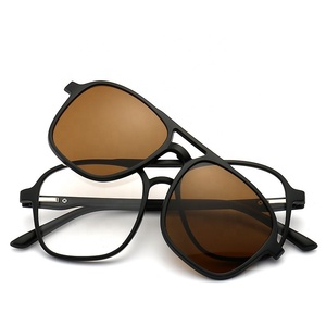 Nuovi Arrivi Montatura <span class=keywords><strong>da</strong></span> <span class=keywords><strong>Vista</strong></span> <span class=keywords><strong>da</strong></span> Uomo Leggera in TR90 <span class=keywords><strong>con</strong></span> <span class=keywords><strong>Occhiali</strong></span> Anti Luce Blu e <span class=keywords><strong>Clip</strong></span> Magnetica <span class=keywords><strong>da</strong></span> Sole - Product Image 1