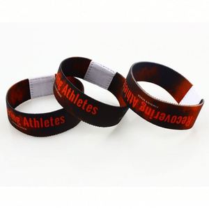 สายรัดข้อมือผ้าทอหลากสีแฟชั่นพร้อมโลโก้สั่งทำพิเศษสำหรับงานปาร์ตี้และเทศกาล - Product Image 3