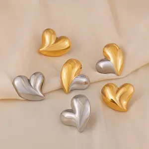 Moda de acero inoxidable hueco grande grueso 18K chapado en oro deslustre libre amor corazón Stud pendientes mujeres