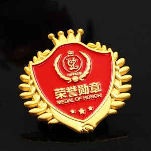 Badge métallique personnalisé par le fabricant, emblème émaillé pour anniversaire scolaire, épingle de revers en alliage de zinc pour événement, sur commande - Product Image 1