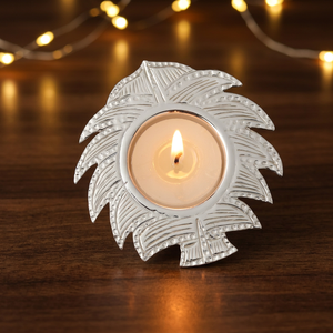 <b>Leaf</b> Christmas Tea <b>Light</b> Holder with Chitai Design - Product Image 2