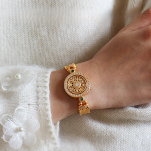 Nueva Pulsera de Estilo Chino Vintage con Brújula de los Ocho Tesoros Giratoria de Circonio, Joyería de Mano Versátil de Lujo de Alta Gama - Product Image 1