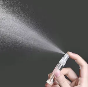 5ml sis püskürtücü doldurulabilir parfüm cam şişeler ile ince Mini sis parfüm püskürtücü pompası üzerinde vida