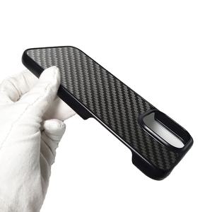 Vente chaude Personnalisé Rainuré Téléphone Shell Grade <span class=keywords><strong>En</strong></span> Fiber De Carbone Plaque Arrière <span class=keywords><strong>En</strong></span> Option pour iPhone Série Shakeproof Cas pour Plus - Product Image 1