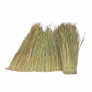 หลังคาโพลีเอทช์สังเคราะห์ทนไฟกลางแจ้งกระเบื้องหญ้าเทียม PE สำหรับตกแต่งชายหาดน้ำพุร้อน - Product Image 1