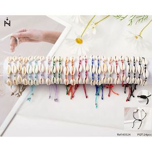 Bracciale con conchiglie e quattro perle, set di gioielli alla moda da 24 pezzi per donna, accessorio in stile boho. - Product Image 1