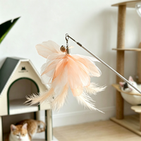 Jouet interactif pour chat, baguette d'entraînement anti-ennui avec plumes et clochette, recharge durable pour chaton d'intérieur