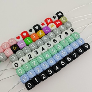 Vente flash - Perles en silicone de lettres anglaises carrées colorées de 12 mm sans BPA pour la fabrication de bijoux et de bracelets DIY - Product Image 3