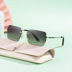 Lunettes de soleil sans monture personnalisées pour hommes, verres PC noirs, protection UV400, style Instagram, pare-soleil classe 2 - Product Image 1