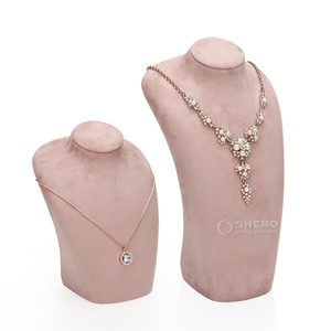 Expositor de Collares de Microfibra Premium con Base de Resina, Duradero y de Lujo, para Joyerías de Alta Gama, Varios Colores y Tamaños - Product Image 1