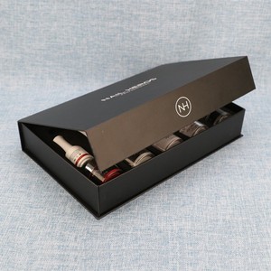 Có thể tái chế tùy chỉnh từ đóng cửa lật Nước Hoa & sơn móng tay bao bì Matt đen cứng nhắc hộp xốp lót cho vẻ đẹp trang điểm - Product Image 1