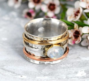 แหวนพลอยมูนสโตนสีเงินสเตอร์ลิงประดับเพชรชุบทองทำด้วยมือสินค้าจำนวนมากของขวัญสำหรับงานแต่งงานสไตล์ล่าสุดสำหรับงานเลี้ยงตามสั่ง925 - Product Image 4