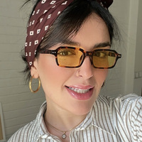 Kacamata Hitam Bingkai Kecil Full Frame Rice-Stud Square UV400 Non-Polarized Wanita Ringan Trendi untuk Perjalanan Instagram