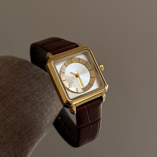 Vintage Retro IEKE New Small Square Watch for Women a Fashionable Individual and Versatile Commuting Ladys With a Retro Style