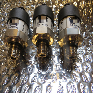 ตัวควบคุมการเขียนโปรแกรม PLC 1 ชิ้น 6050572 สวิตช์แรงดัน PBT - Product Image 1