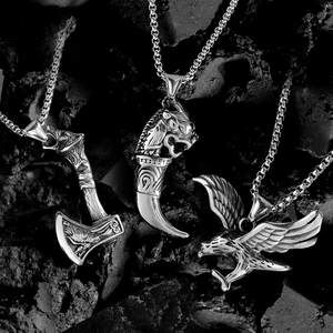 Collar con Colgante de Hacha Tomahawk Retro de Acero Inoxidable para Hombre - Product Image 4