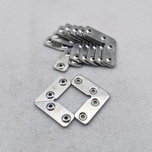 Support d'angle en aluminium de 16 mm de large pour portes d'armoires, design industriel durable, installation par vis - Product Image 2