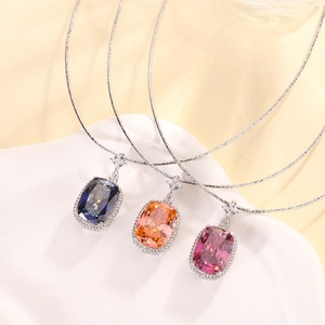 สร้อยคอจี้เพชรคิวบิกเซอร์โคเนียสีน้ำเงินคุณภาพสูง ขนาด 15*20 มม. ดีไซน์หรูหรา เป็นมิตรต่อสิ่งแวดล้อม ทำจากทองแดง ประดับด้วยพลอยหลากสี สำหรับผู้หญิง - Product Image 2
