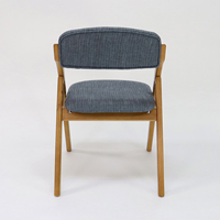 Chaise de salle à manger rembourrée de style nordique personnalisée, chaise pliante moderne en bois massif pour restaurant et bureau